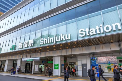 shinjuku-station-outside-800x534